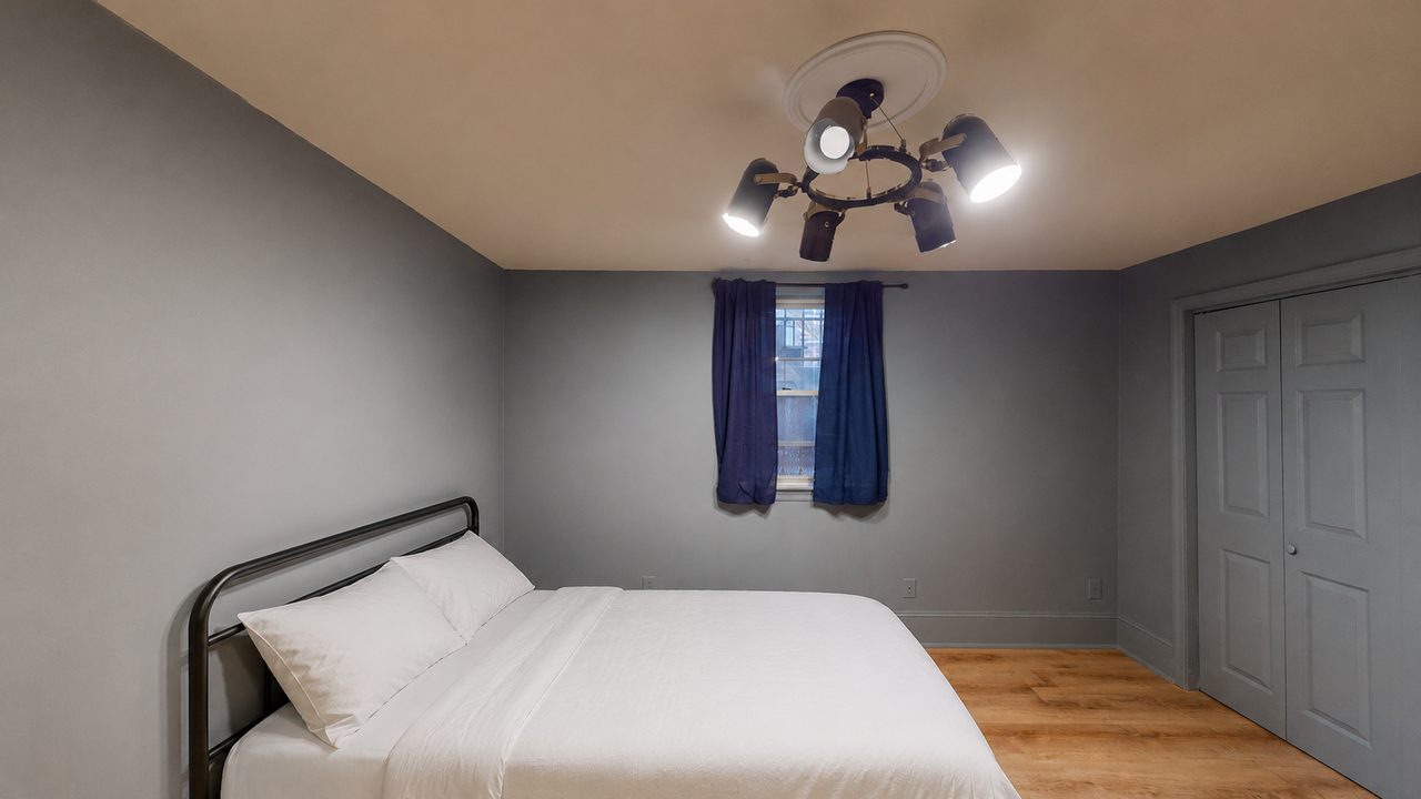 #337: Columbia Heights - Queen Bedroom C - 1