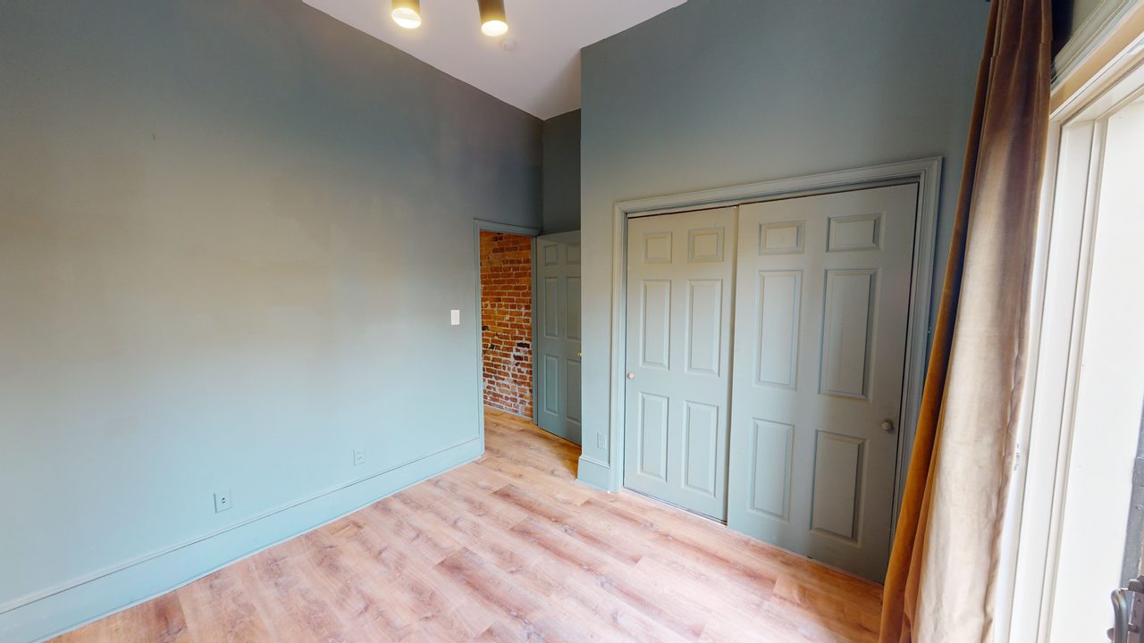 #337: Columbia Heights - Queen Bedroom E - #337: Columbia Heights - Gallery - 15