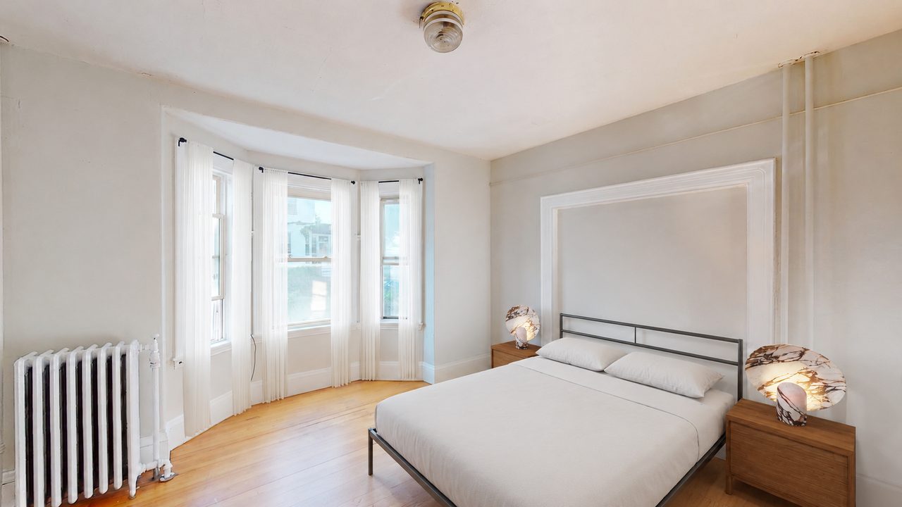 #1233: Brighton - Queen Bedroom A - 2