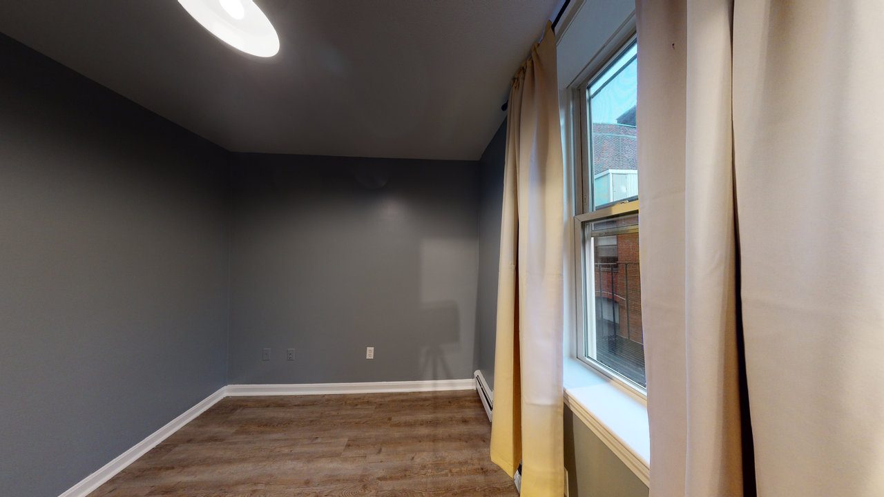  #471: North End - Queen Bedroom C  -  #471: North End  - Gallery -  4