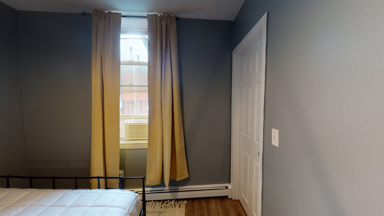 #471: North End - Queen Bedroom C - #471: North End - Gallery - 7