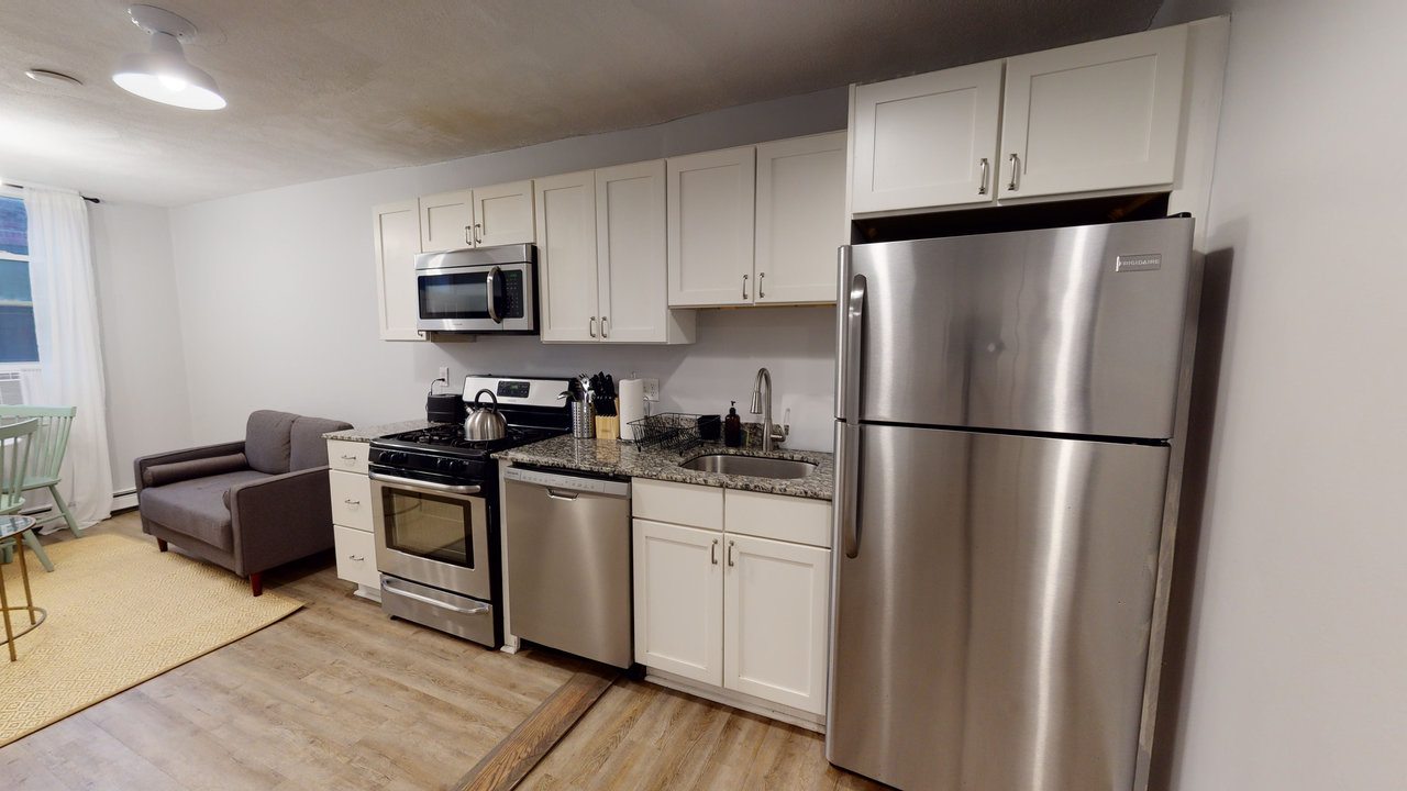  #471: North End - Queen Bedroom C  -  #471: North End  - Gallery -  1