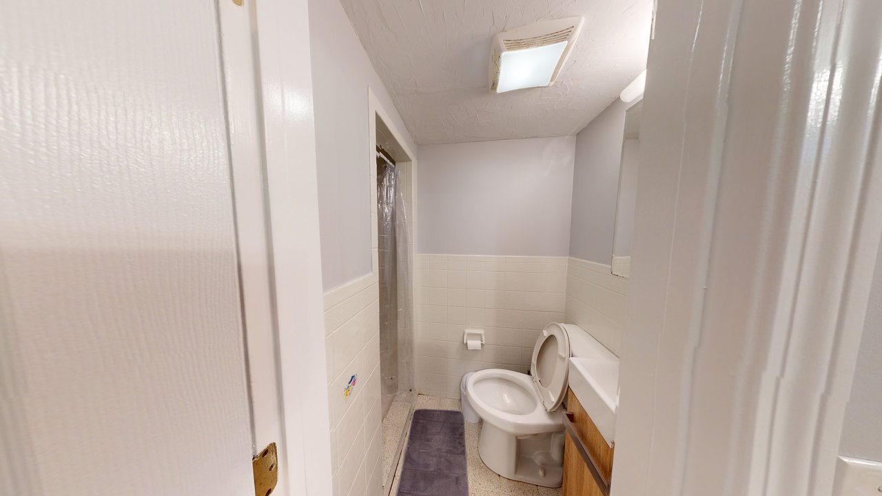 #471: North End - Queen Bedroom C - #471: North End - Gallery - 14