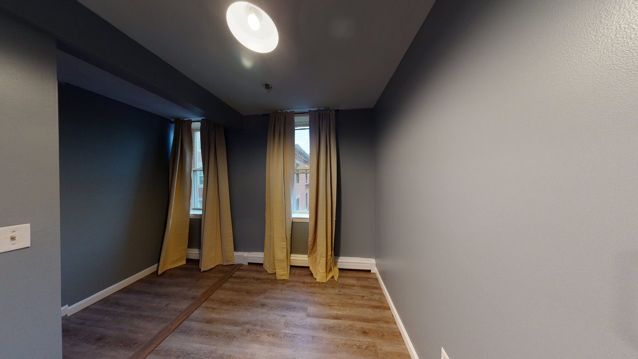 #471: North End - Queen Bedroom A - #471: North End - Gallery - 11