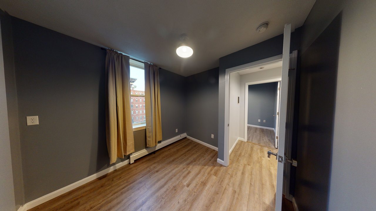  #471: North End - Full Room B  -  #471: North End  - Gallery -  1
