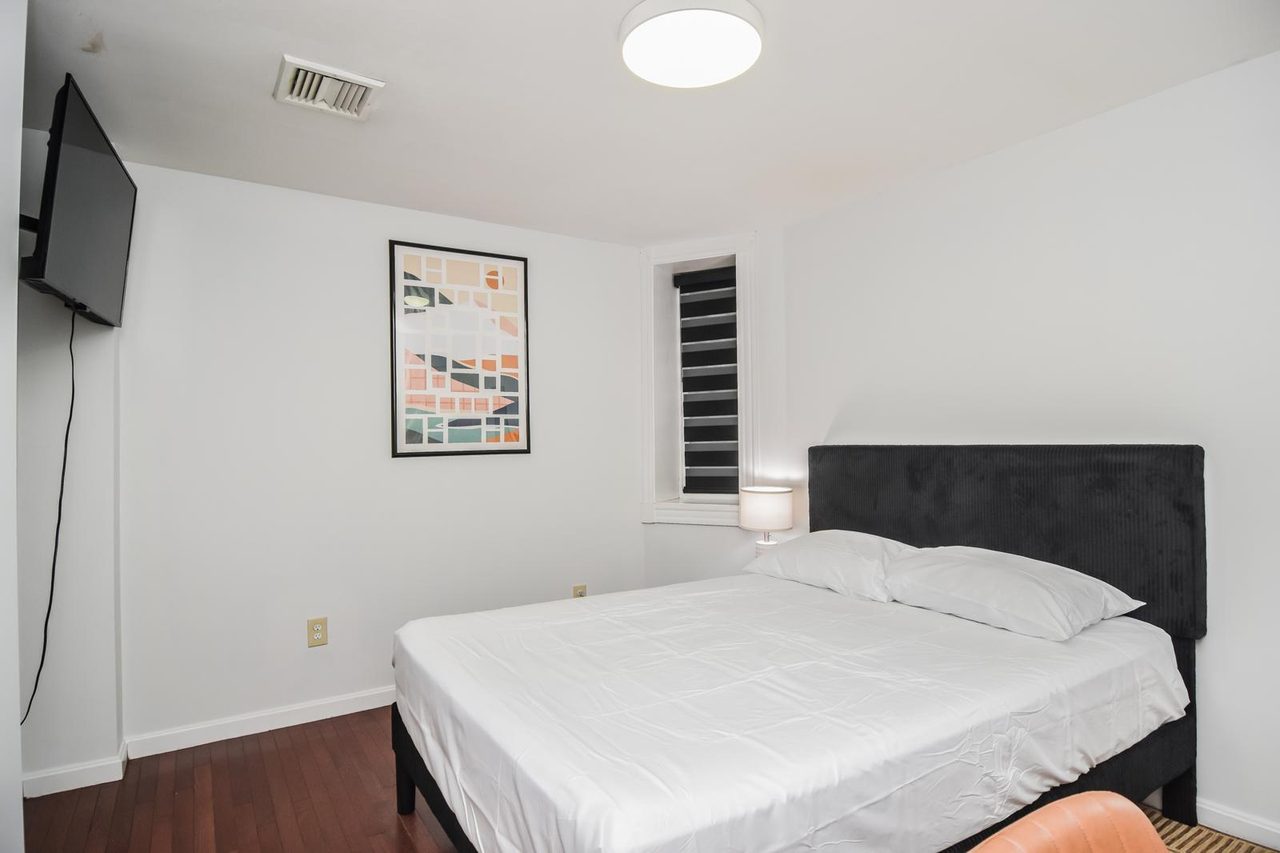 #834: Allston - Queen Bedroom G - 1