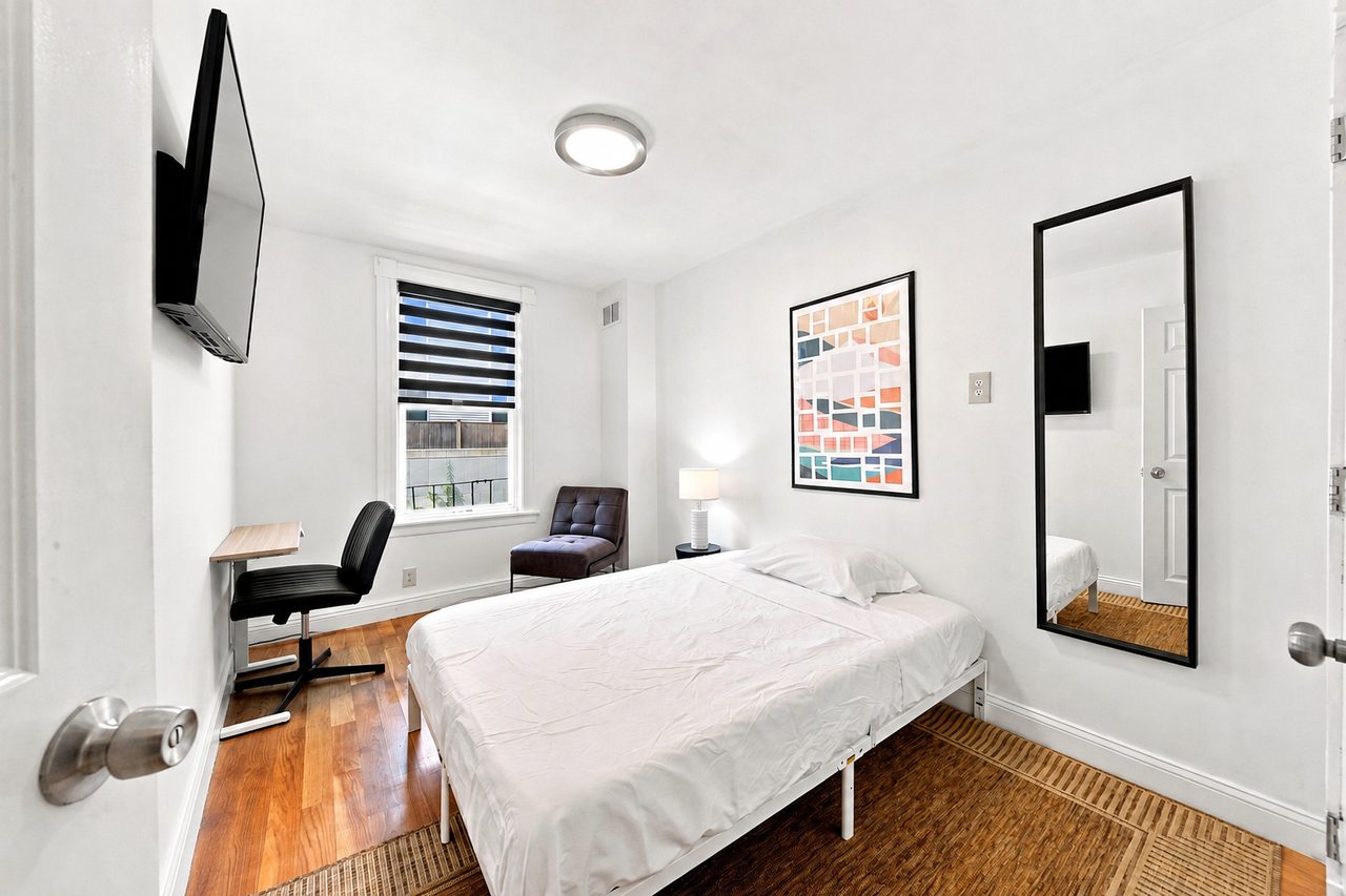 #834: Allston - Queen Bedroom D - 1
