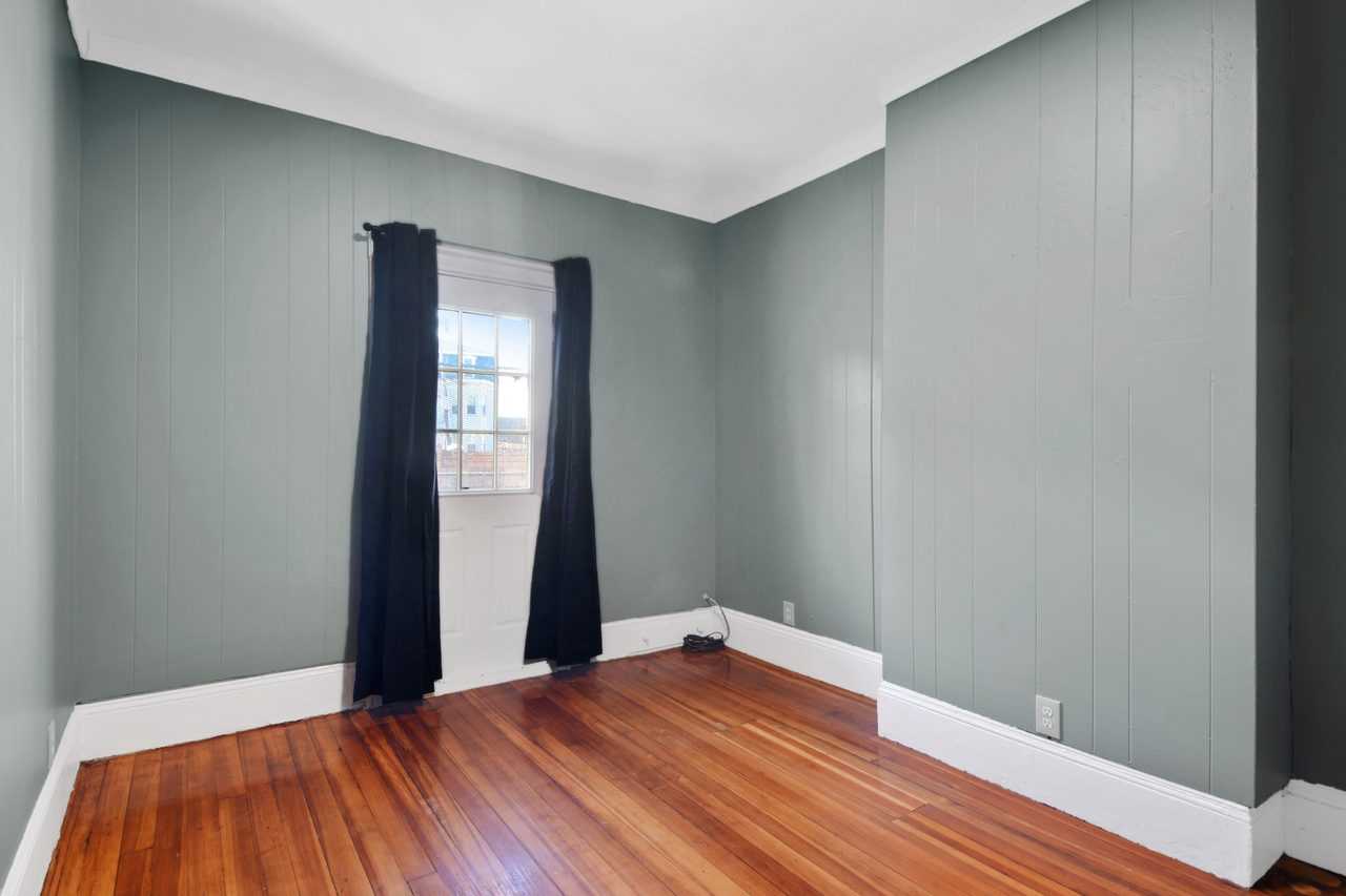  #834: Allston - Queen Bedroom C  -  #834: Allston  - Gallery -  10