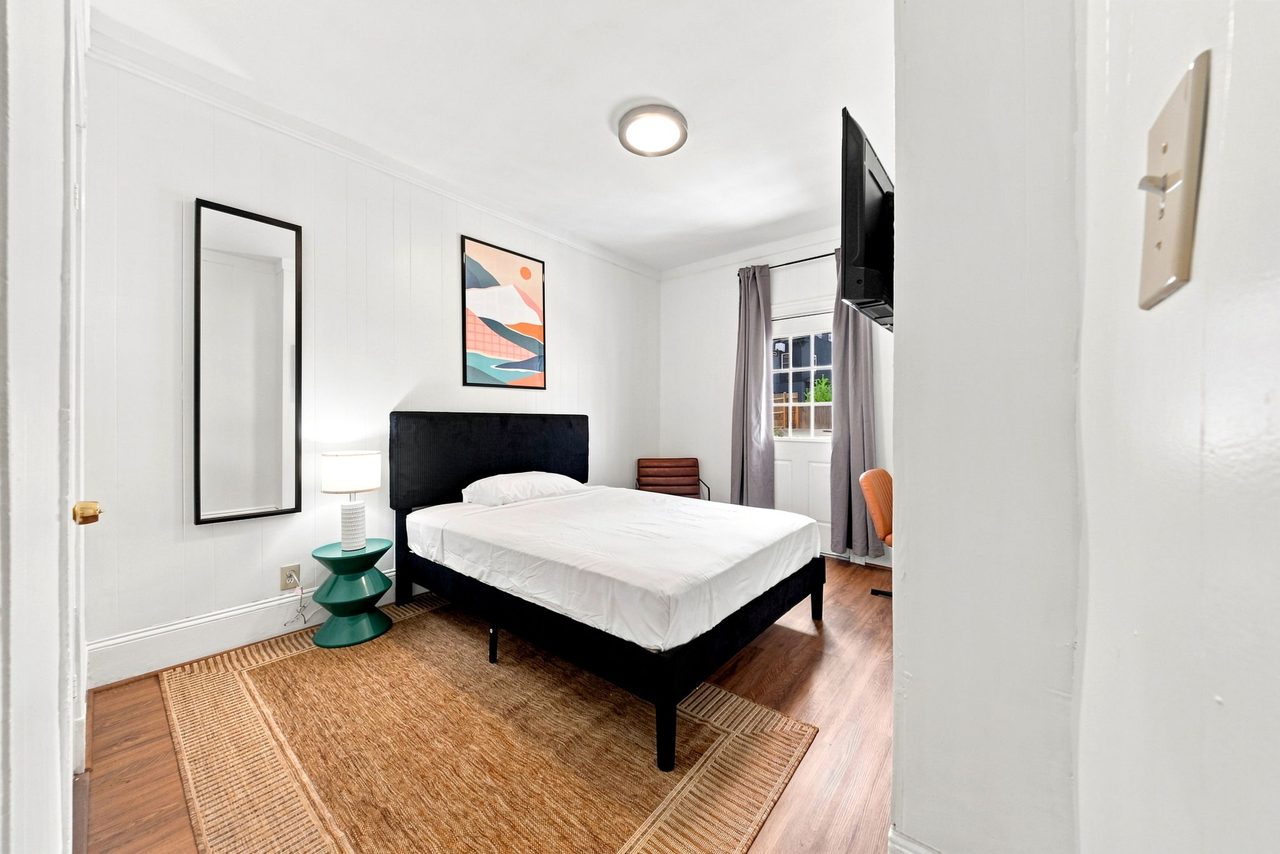 #834: Allston - Queen Bedroom C - 22