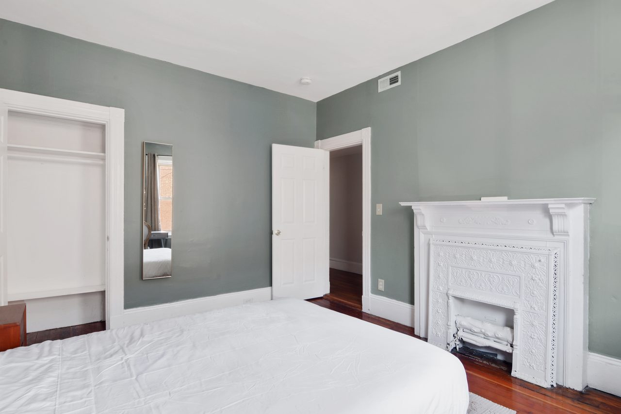  #834: Allston - Queen Bedroom A  -  #834: Allston  - Gallery -  6
