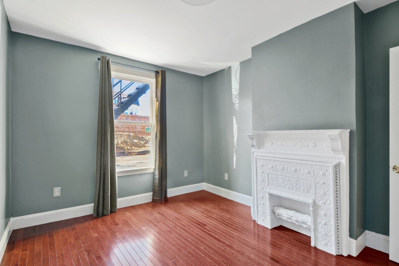  #834: Allston - Queen Bedroom F  -  #834: Allston  - Gallery -  3