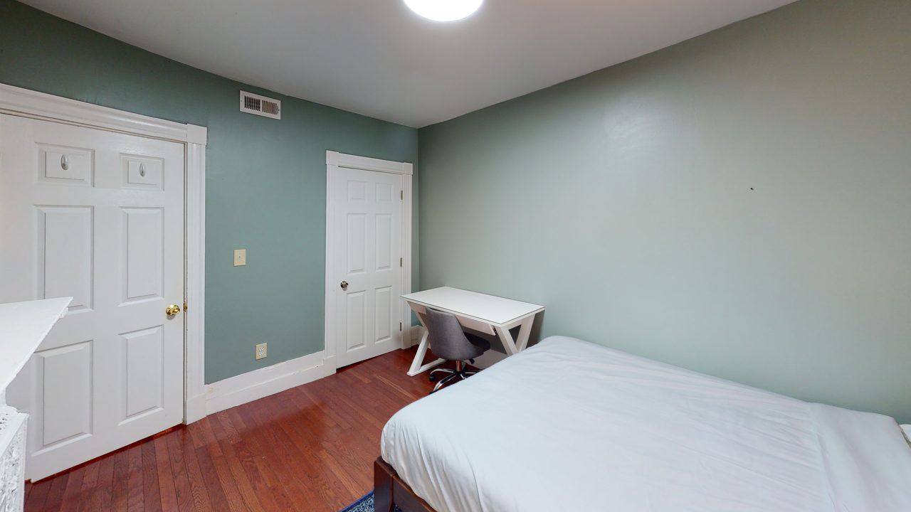  #834: Allston - Queen Bedroom F  -  #834: Allston  - Gallery -  2