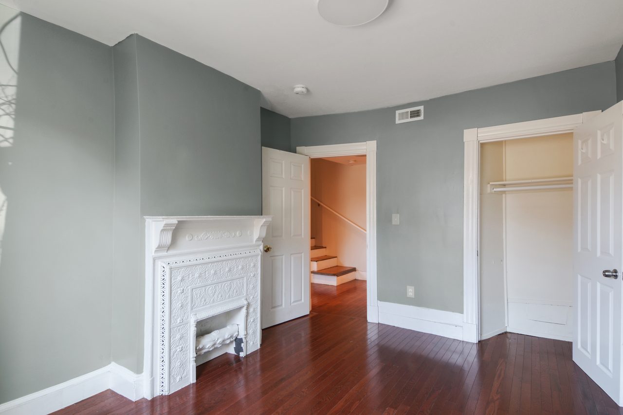  #834: Allston - Queen Bedroom F  -  #834: Allston  - Gallery -  5