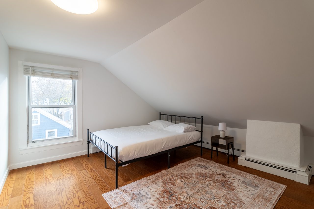 #1786: East Cambridge - Queen Room C W/Private Bathroom - 17
