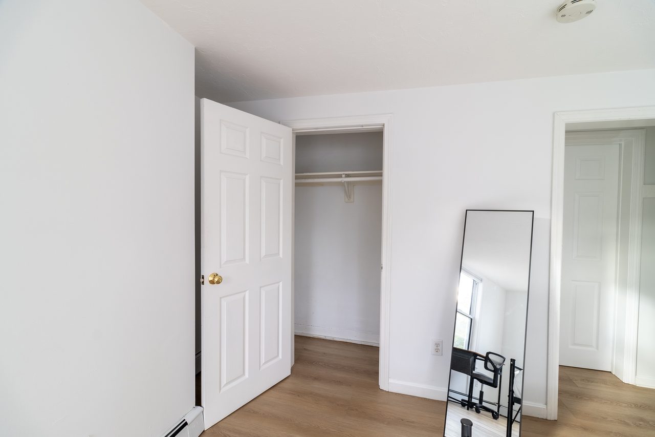 #1786: East Cambridge - Queen Room A W/Private Bathroom - 16