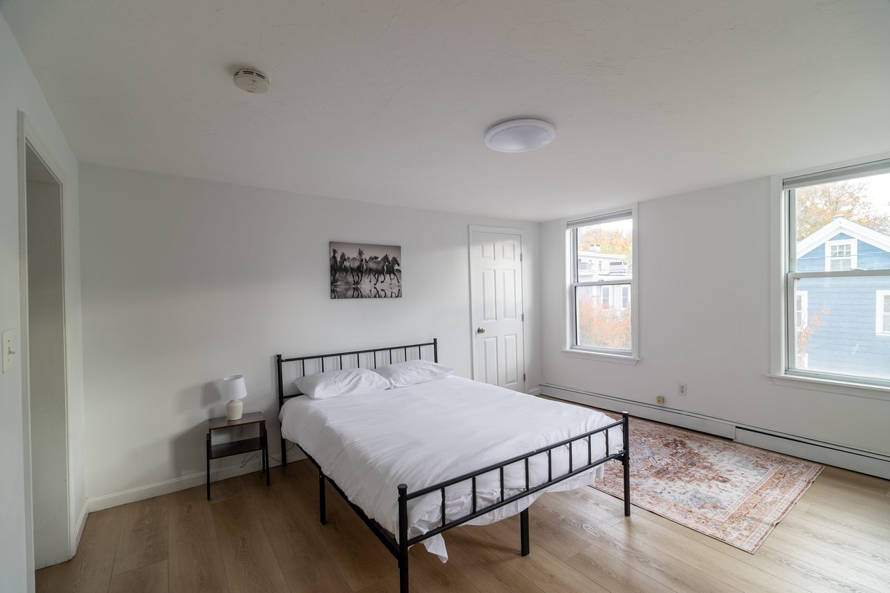 #1786: East Cambridge - Queen Room A W/Private Bathroom - 1