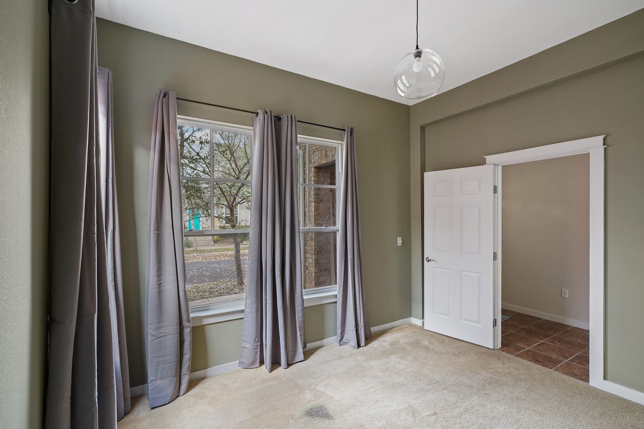  #879: Cherrywood And Mueller - Queen Bedroom A  -  #879: Cherrywood and Mueller  - Gallery -  19