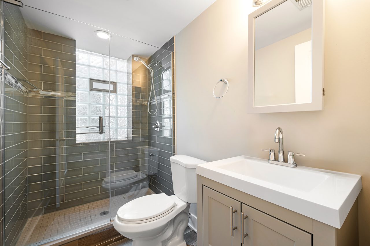  #1754: Logan Square - Queen Bedroom C  -  #1754: Logan Square  - Gallery -  2