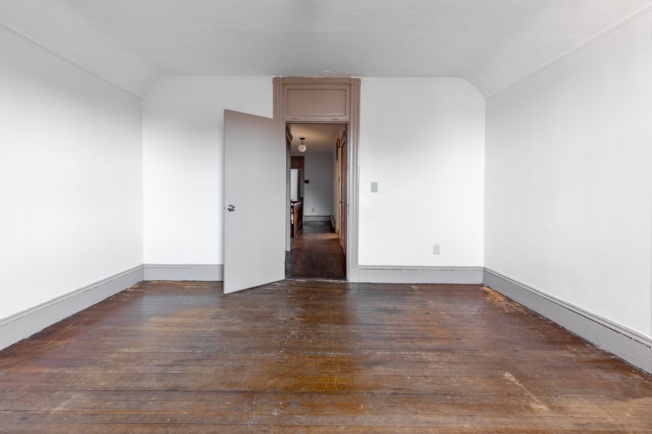 #937: Roxbury - Full Bedroom A - #937: Roxbury - Gallery - 15