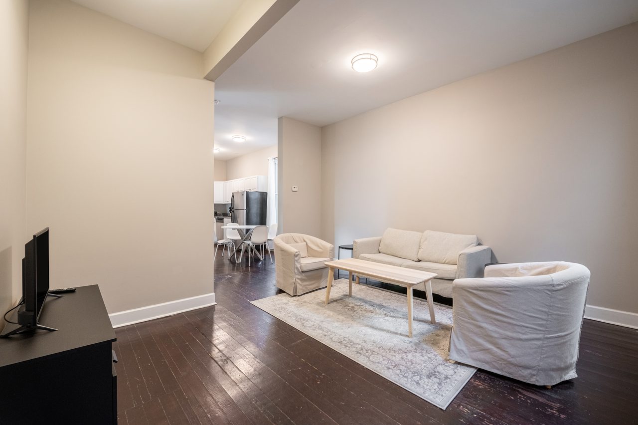 #1414: Bucktown - Full Bedroom E - #1414: Bucktown - Gallery - 21