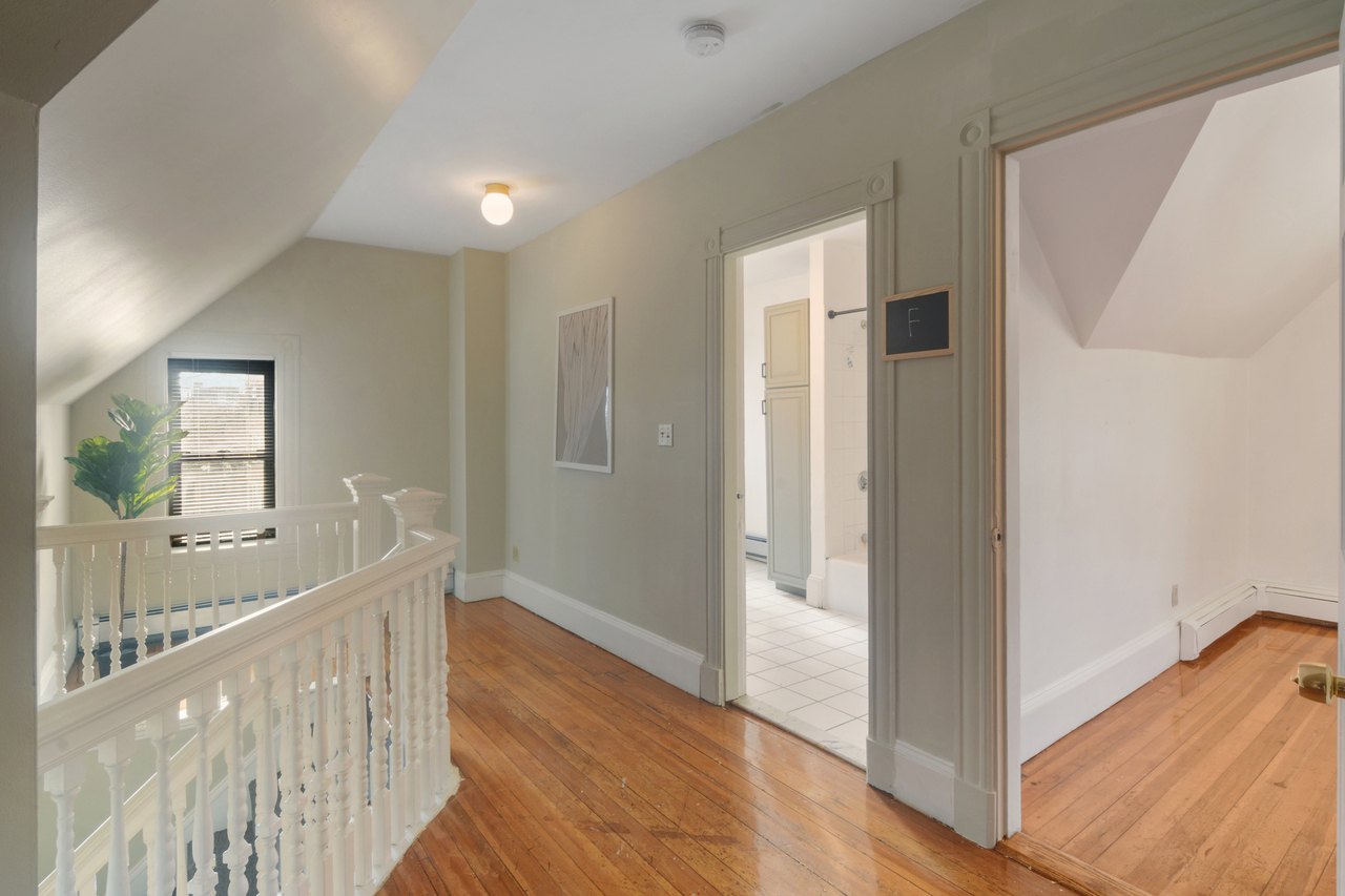 #375: Brighton - Queen Bedroom 2A - #375: Brighton - Gallery - 8