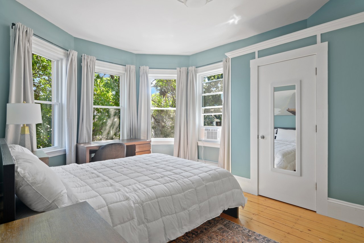  #588: Central Square (Cambridge) - Queen Bedroom A  -  #588: Central Square (Cambridge)  - Gallery -  2