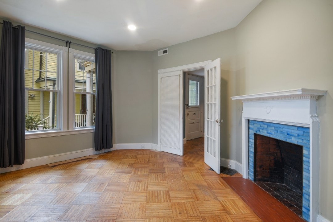  #443: Harvard Square (Cambridge) - Full Bedroom A  -  #443: Harvard Square (Cambridge)  - Gallery -  2