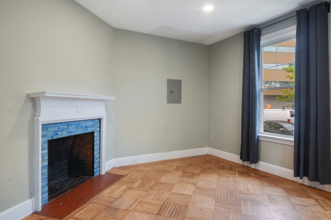  #443: Harvard Square (Cambridge) - Full Bedroom A  -  #443: Harvard Square (Cambridge)  - Gallery -  4