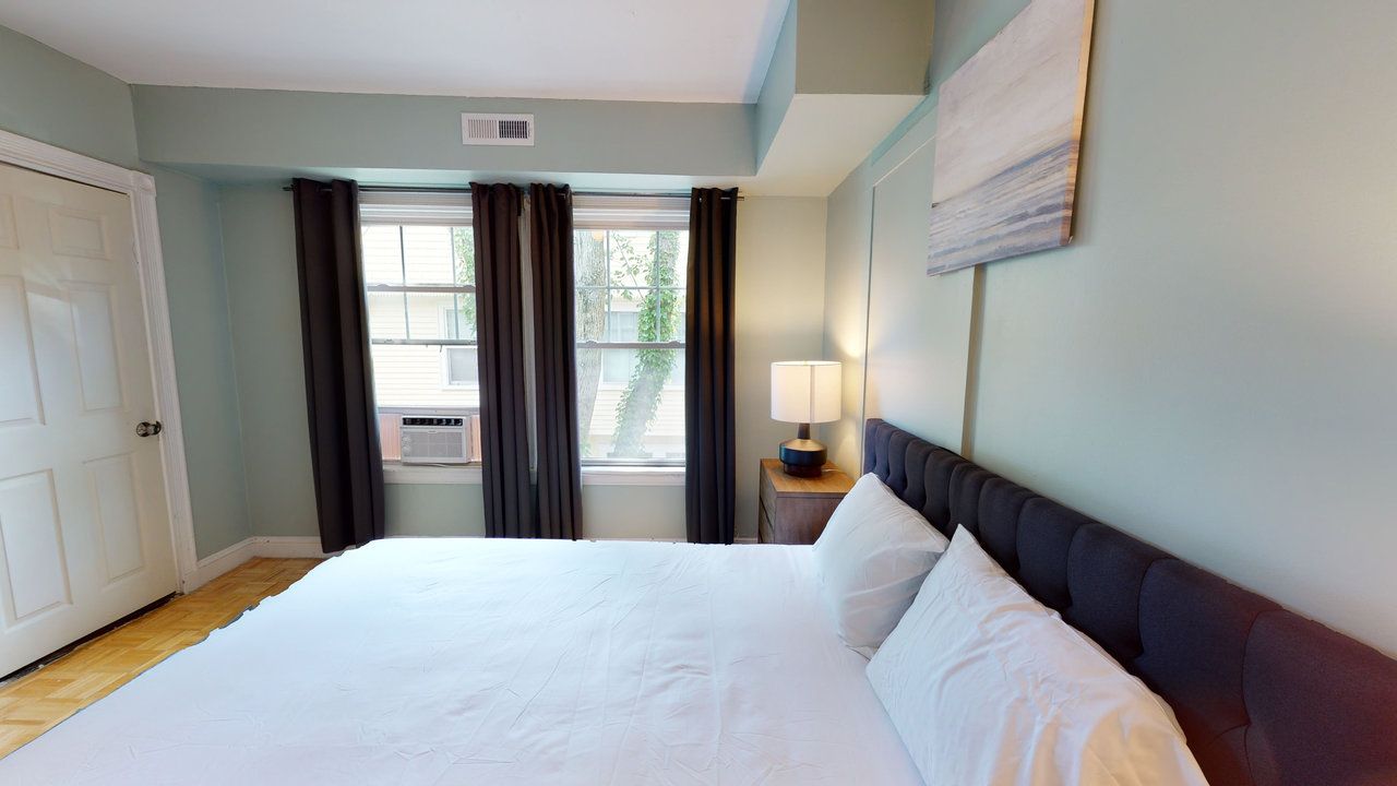  #443: Harvard Square (Cambridge) - Queen Bedroom C  -  #443: Harvard Square (Cambridge)  - Gallery -  5