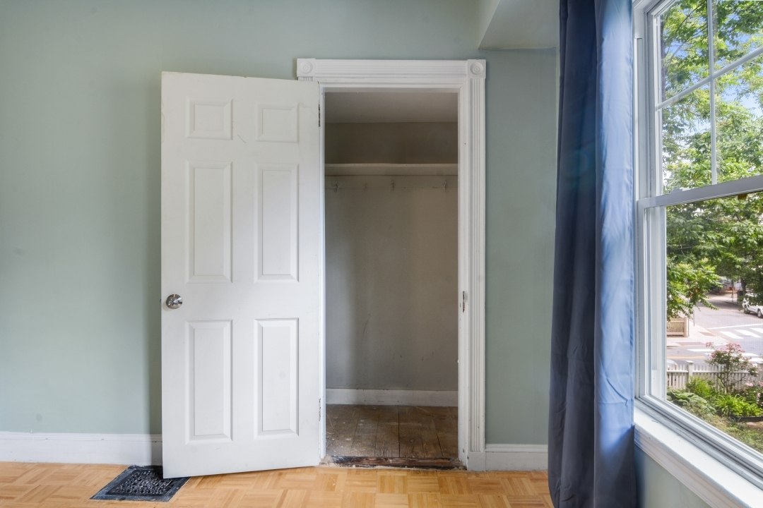 #443: Harvard Square (Cambridge) - Queen Bedroom C  -  #443: Harvard Square (Cambridge)  - Gallery -  4