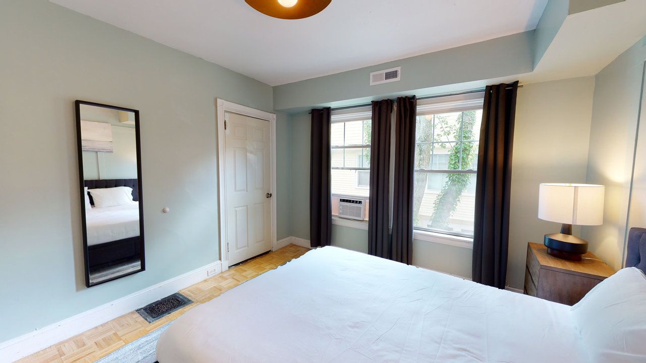  #443: Harvard Square (Cambridge) - Queen Bedroom C  -  #443: Harvard Square (Cambridge)  - Gallery -  7