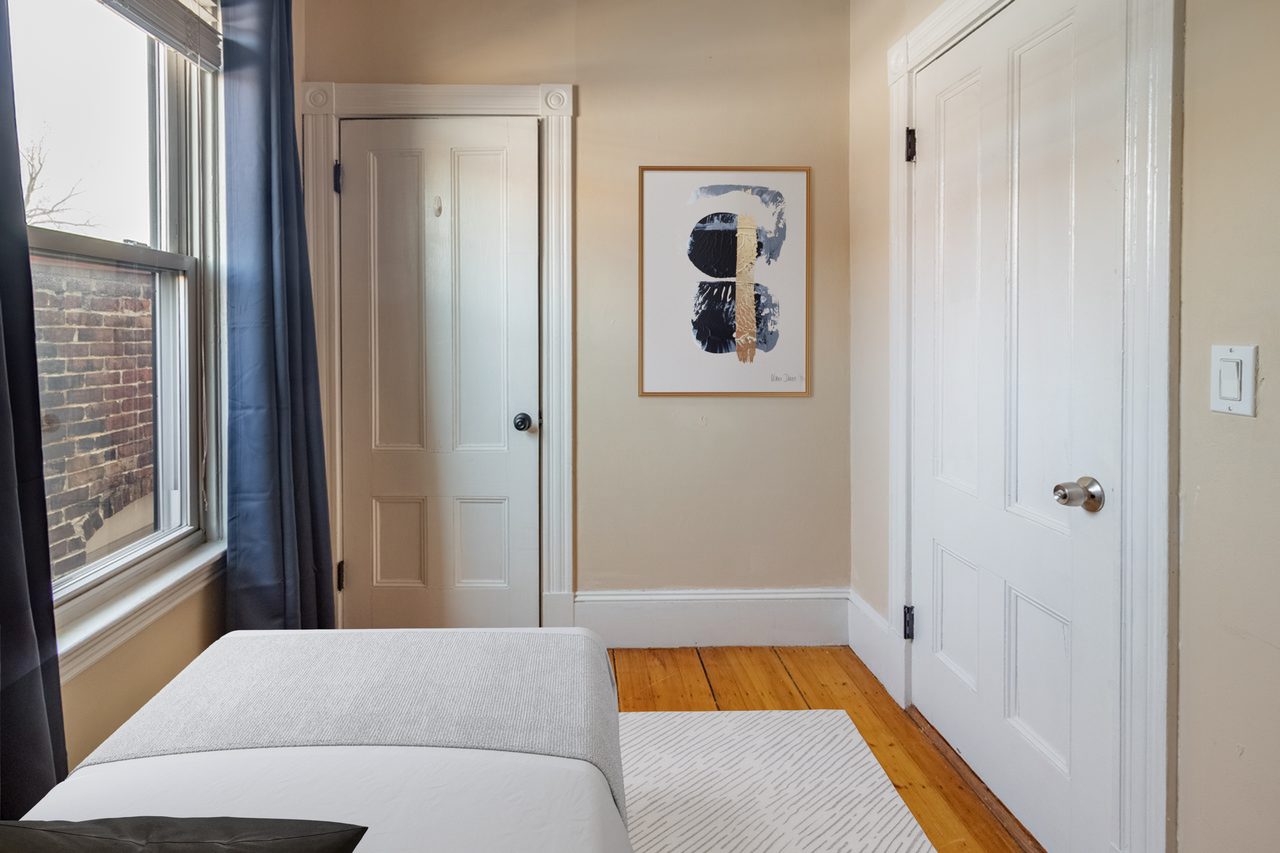  #927: Roxbury - Full Bedroom A  -  #927: Roxbury  - Gallery -  1
