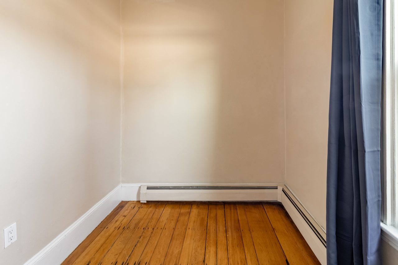  #927: Roxbury - Full Bedroom A  -  #927: Roxbury  - Gallery -  3