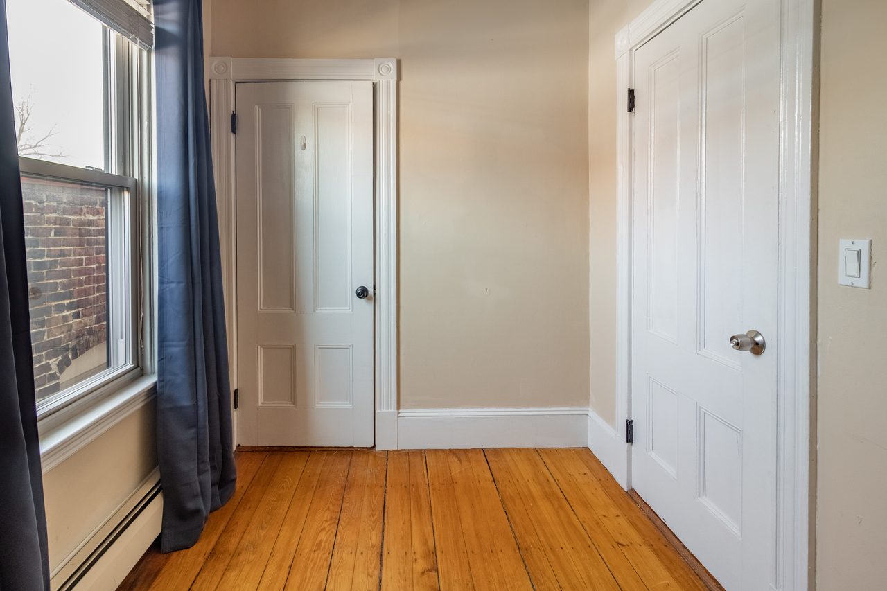  #927: Roxbury - Full Bedroom A  -  #927: Roxbury  - Gallery -  2