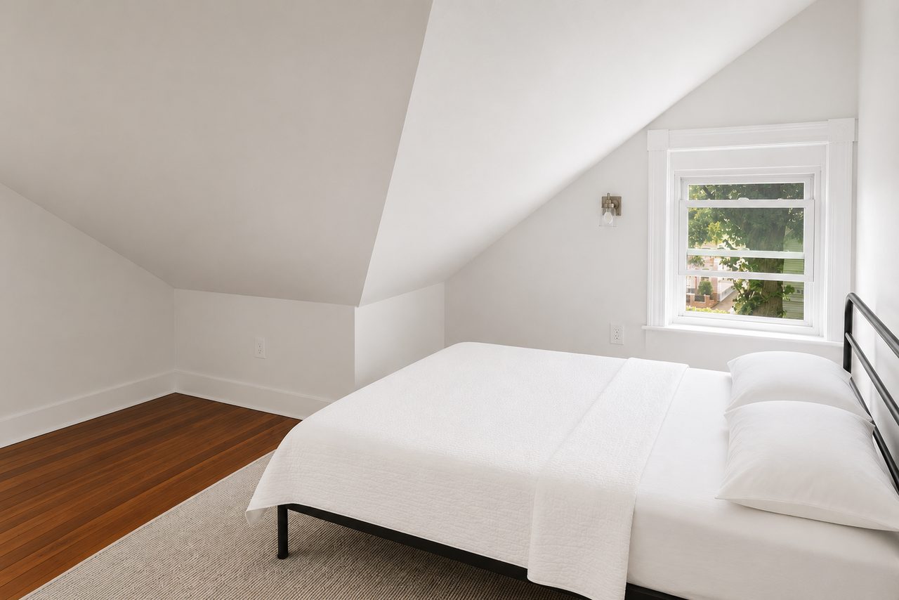 #539: Allston - Queen Bedroom E - 18