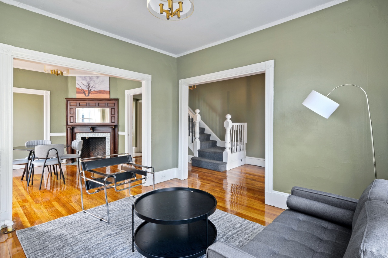 #539: Allston - Queen Bedroom A - 6