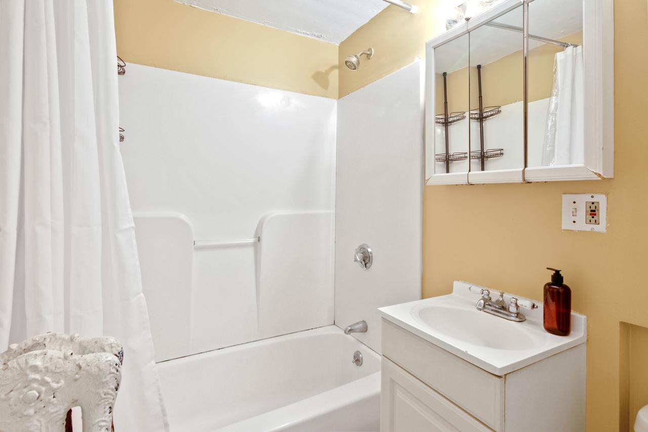 #539: Allston - Queen Bedroom A - 10