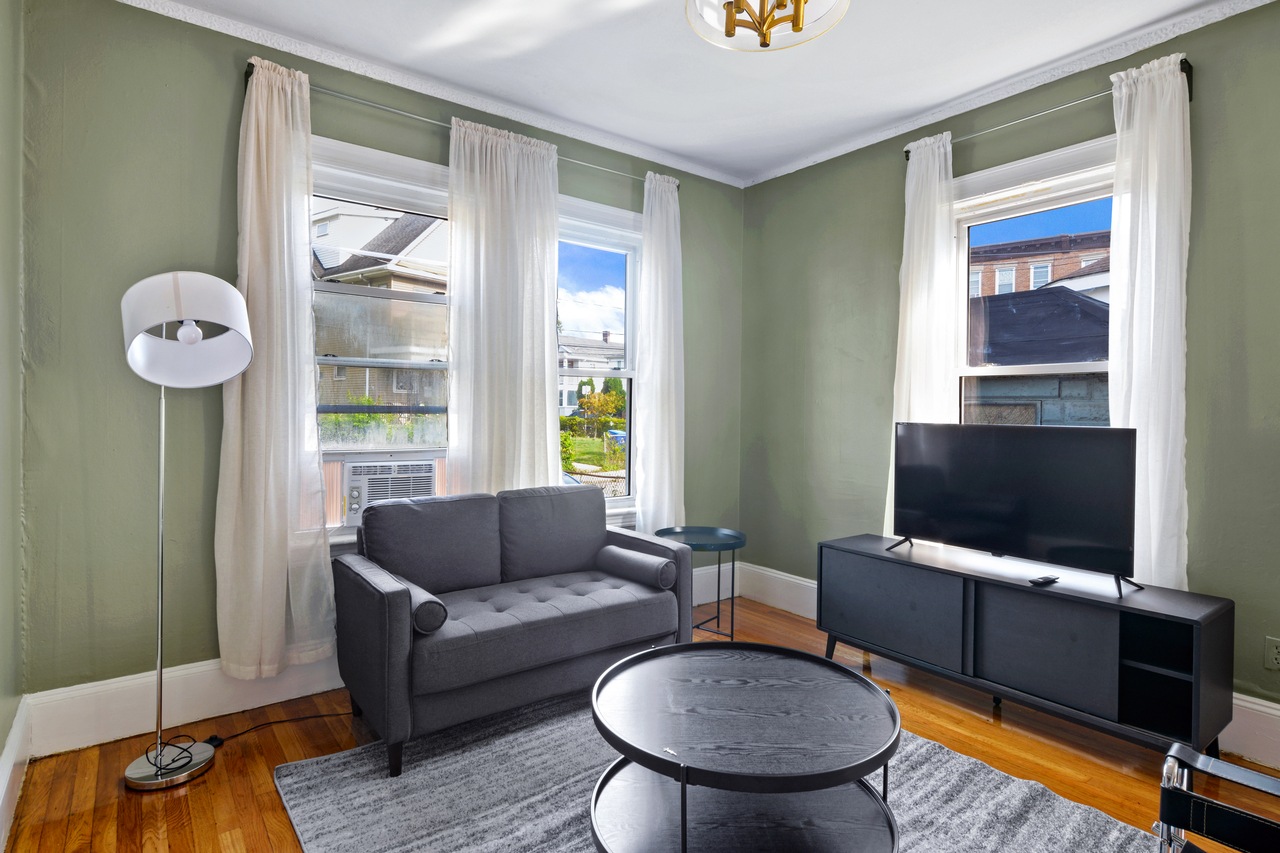 #539: Allston - Queen Bedroom A - 4