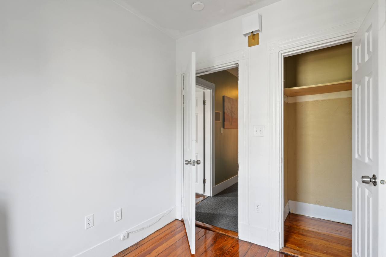 #539: Allston - Queen Bedroom D - #539: Allston - Gallery - 15