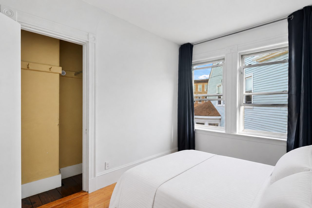 #539: Allston - Queen Bedroom B - 18