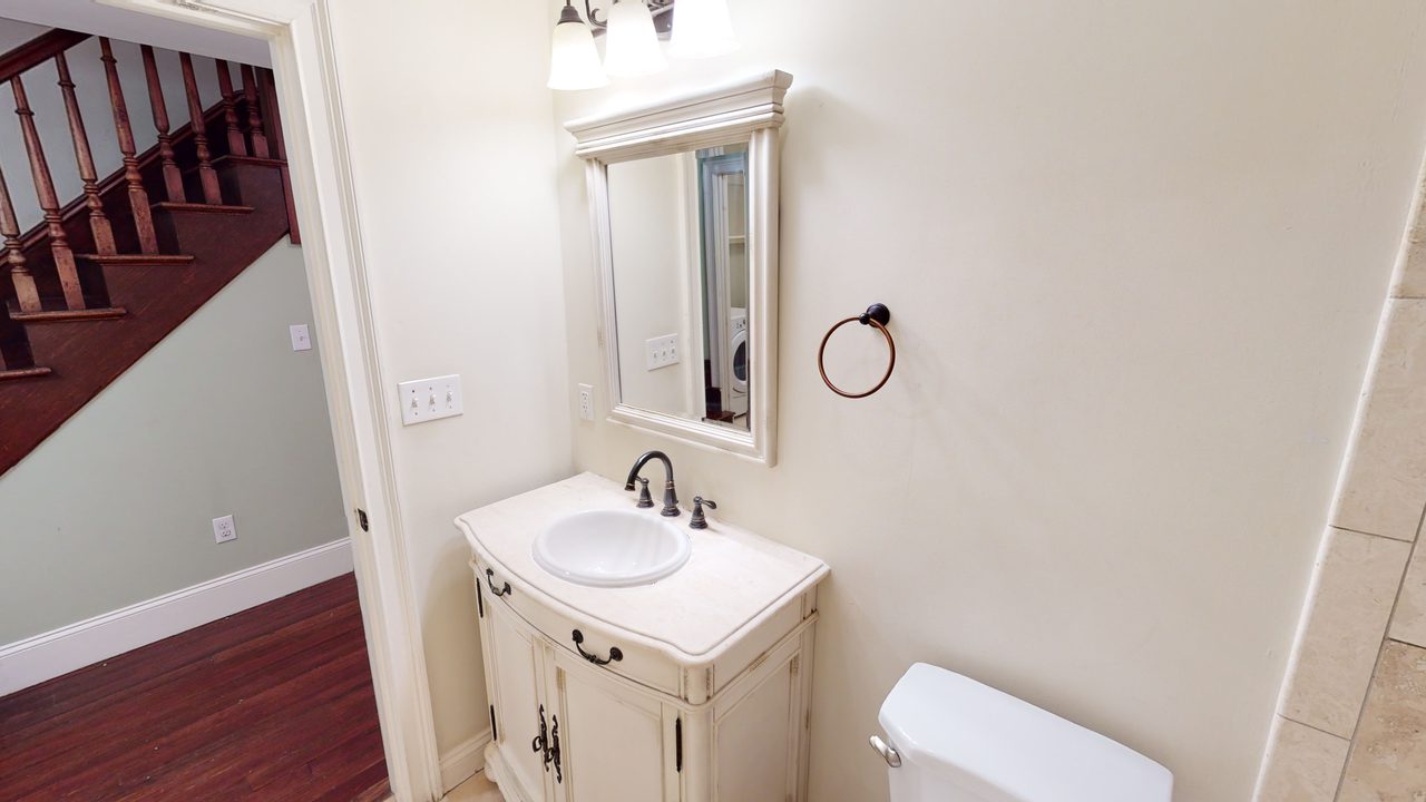 #1375: Mission Hill - Queen Bedroom E - 6