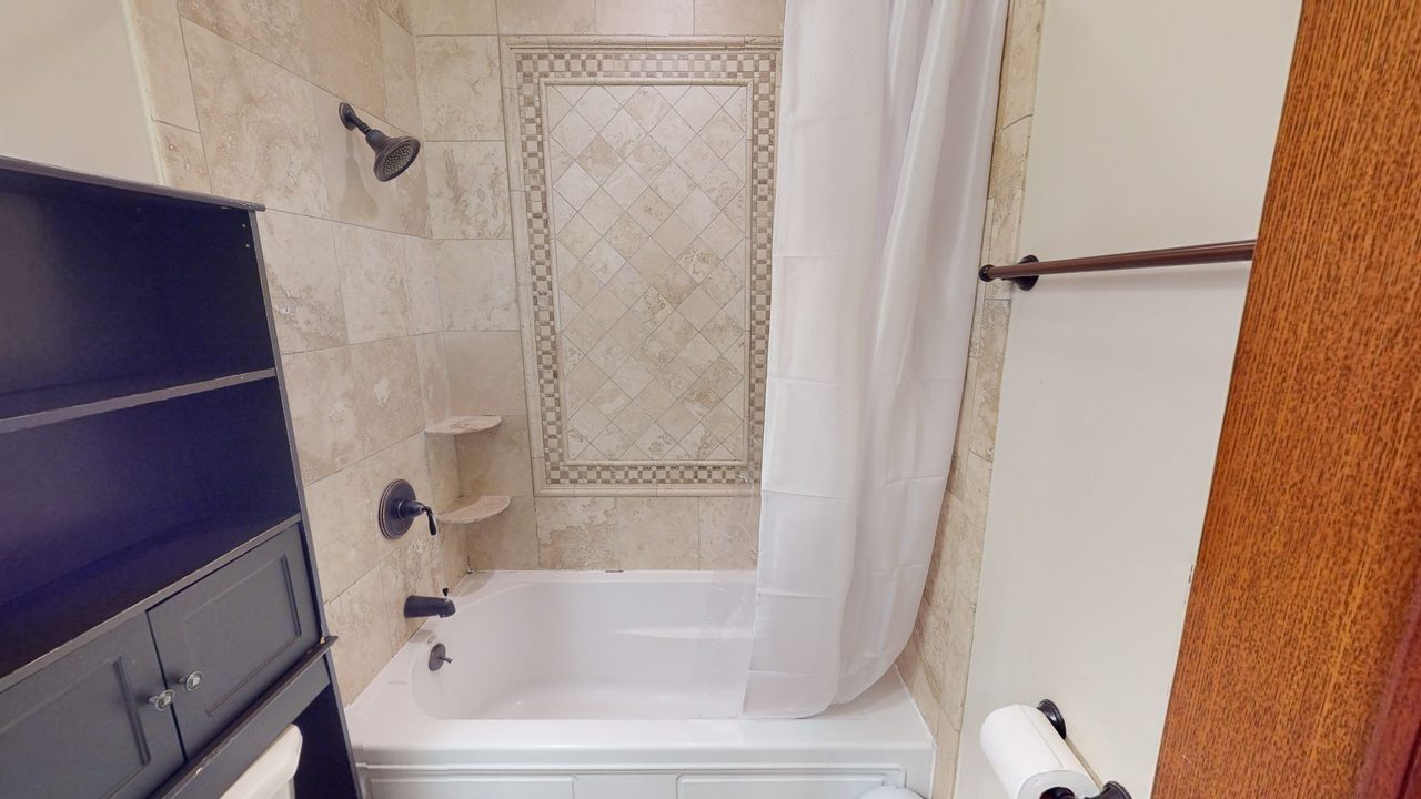 #1375: Mission Hill - Queen Bedroom A - 7