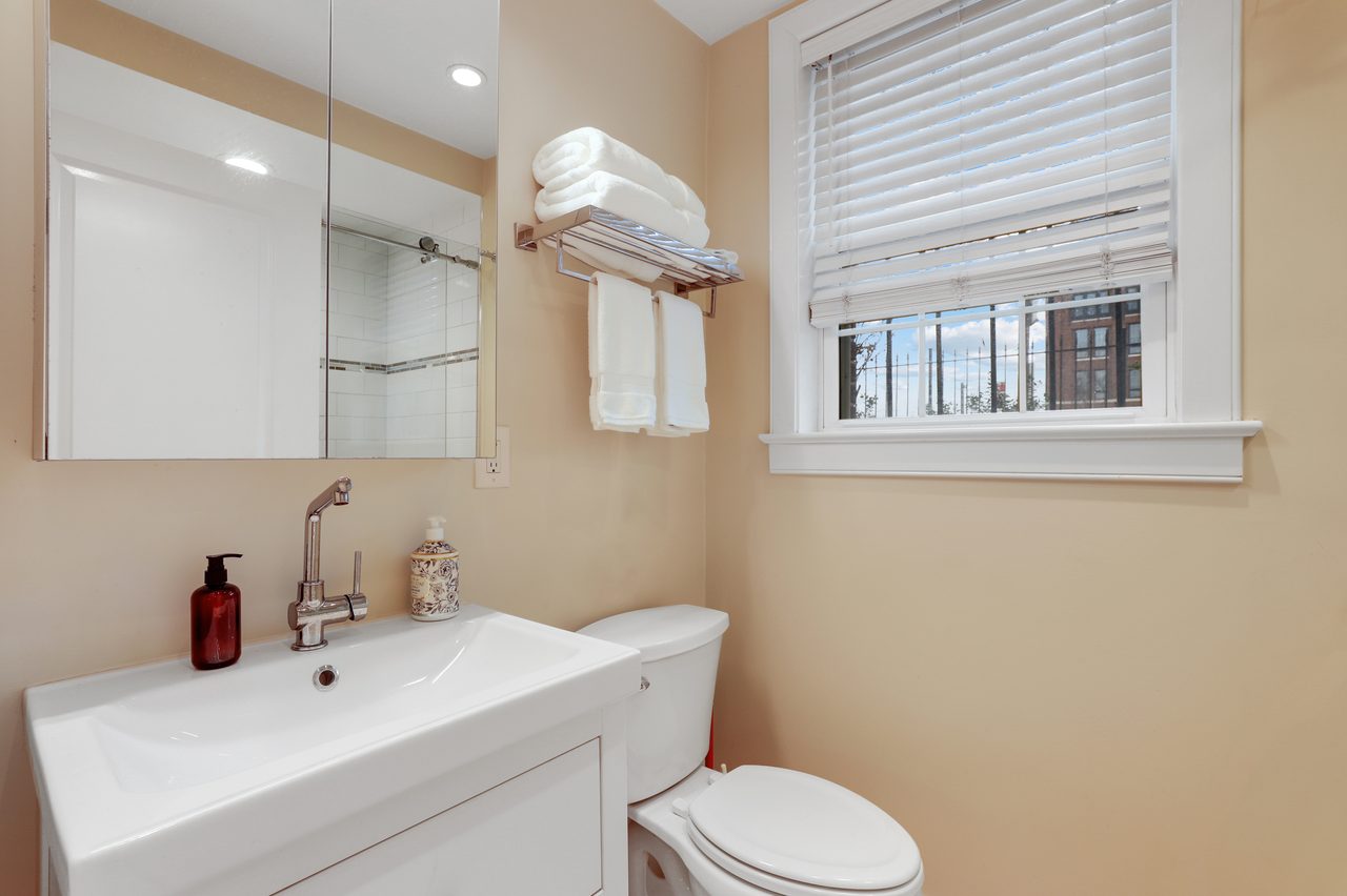  #1457: Capitol Hill - 1 Bedroom (Full)  -  #1457: Capitol Hill  - Gallery -  10