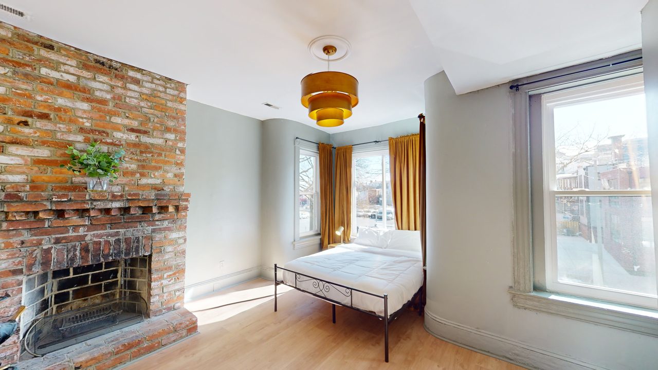 #336: Columbia Heights - Queen Bedroom B - 1