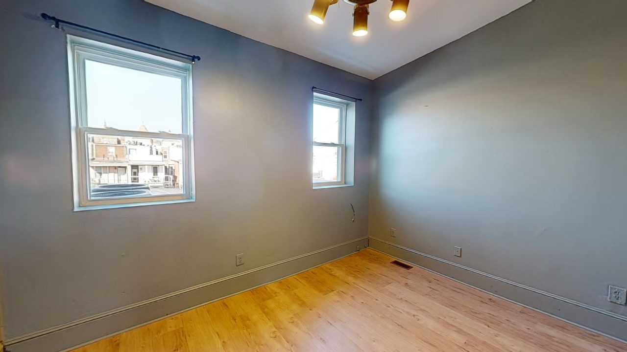  #336: Columbia Heights - Queen Bedroom C  -  #336: Columbia Heights  - Gallery -  8