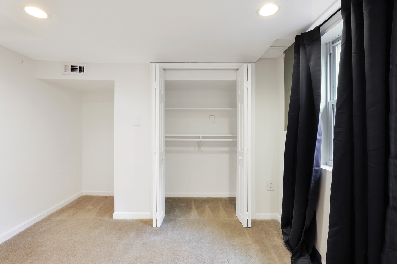  #416: Logan Circle - Twin Bedroom BE  -  #416: Logan Circle  - Gallery -  5