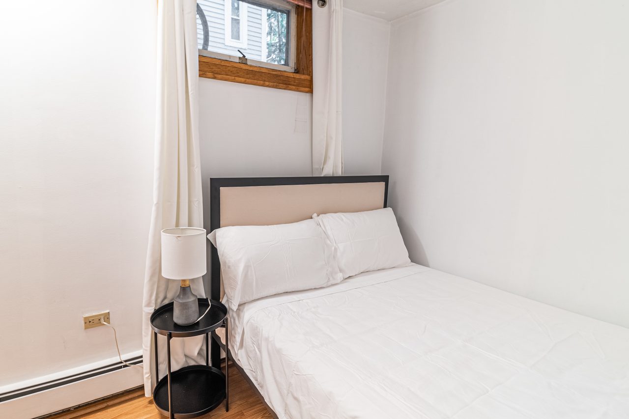 #1474: Central Square (Cambridge) - Full Bedroom E  -  #1474: Central Square (Cambridge)  - Gallery -  11