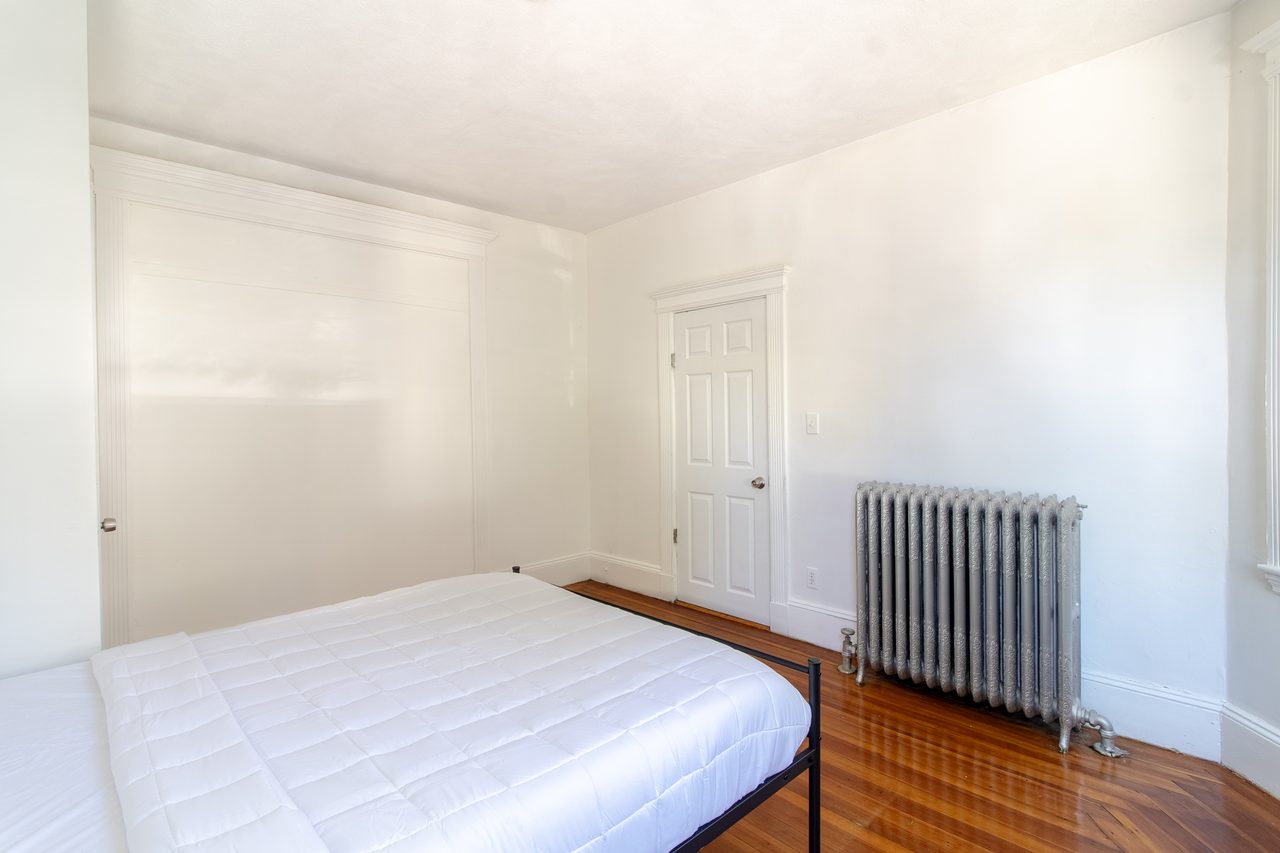 #1494: Dorchester Center - Queen Room A - 8
