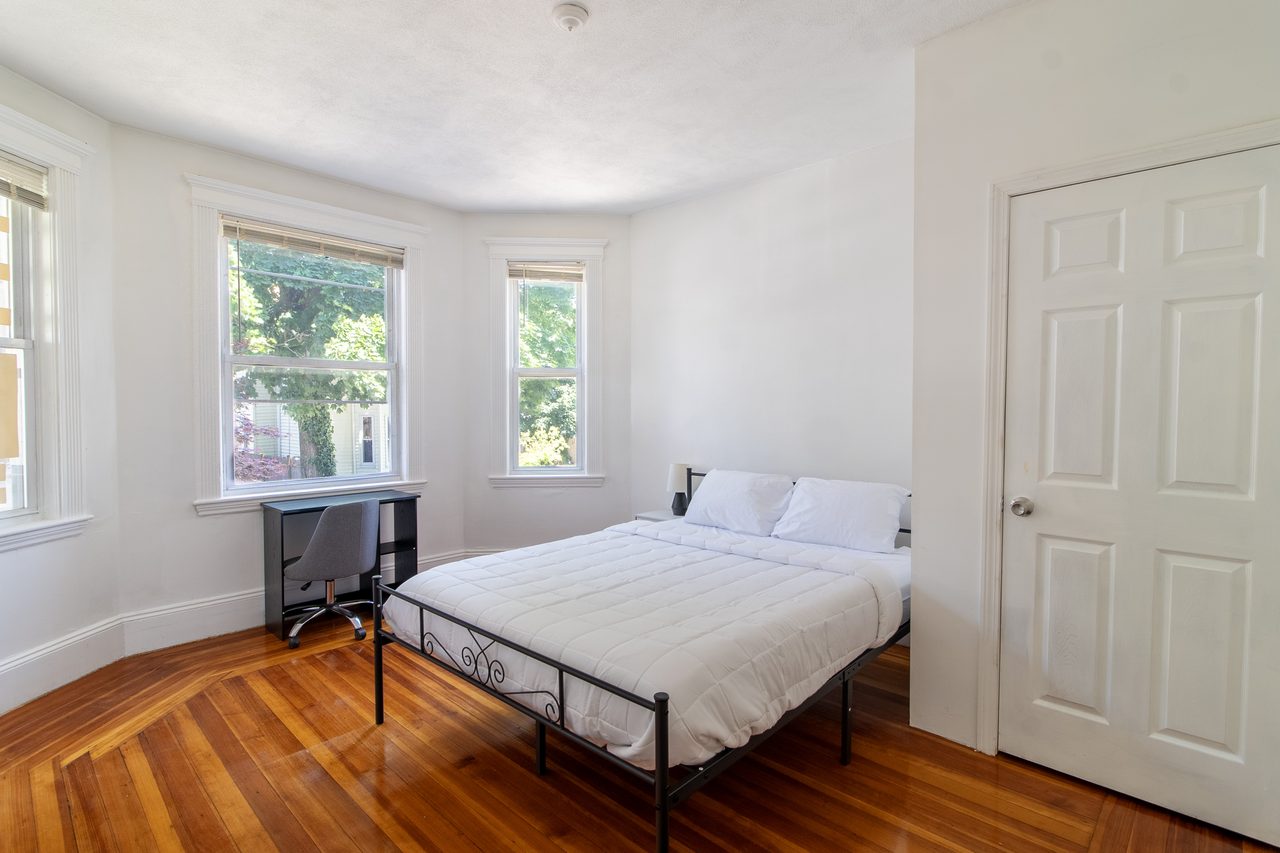 #1494: Dorchester Center - Queen Room A - 6