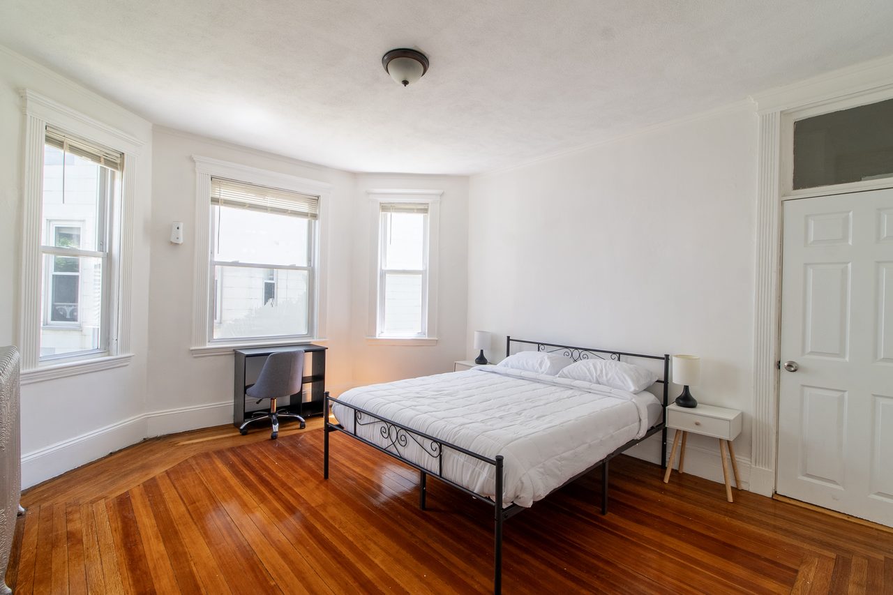 #1494: Dorchester Center - Queen Room C - 18
